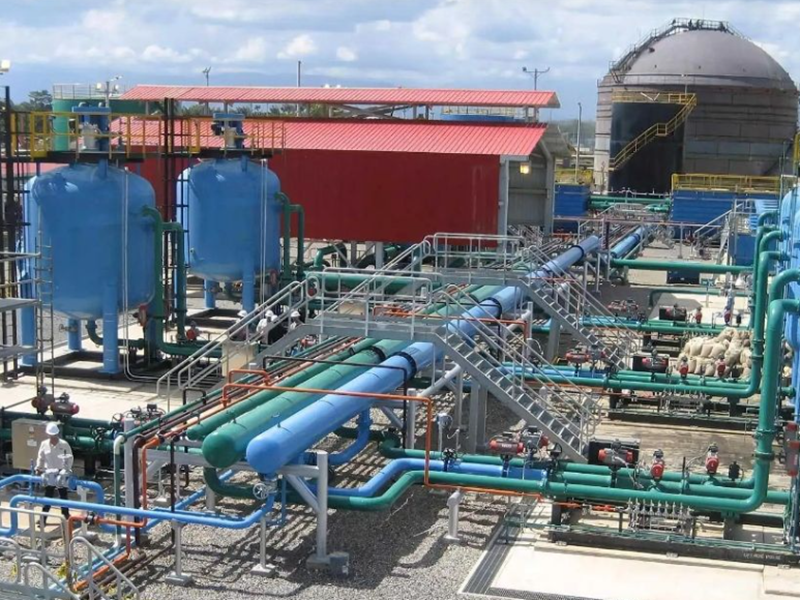 Stainless steel filters and wire mesh elements for industrial water treatment systems