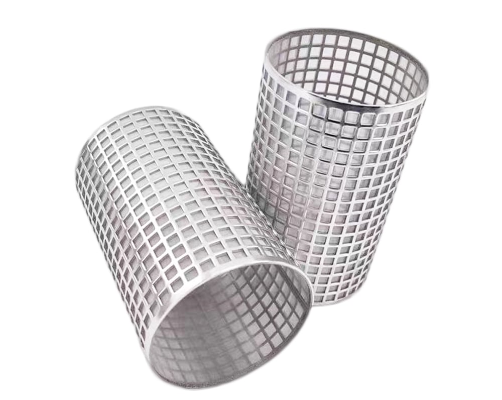 Expanded metal cylindrical supports for stainless steel filters