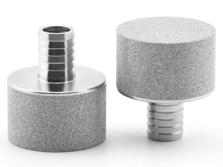 Porous sintered metal powder filter elements with hose connections