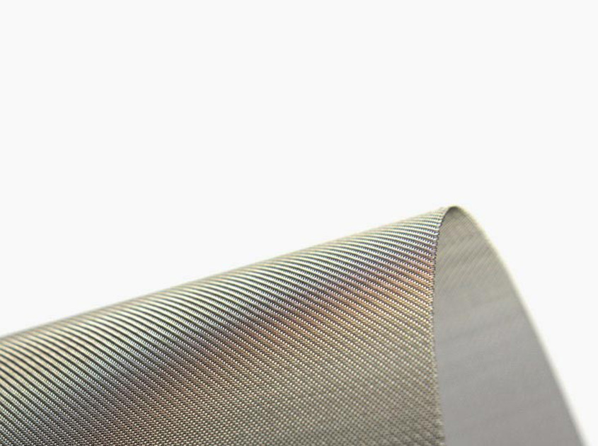 Fine reverse Dutch weave stainless steel filter mesh supplied in roll form