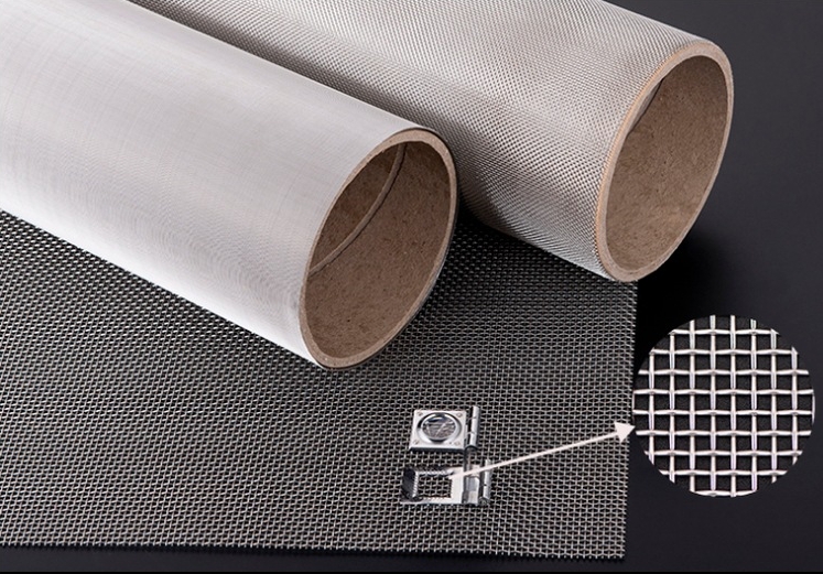 Square woven stainless steel wire mesh rolls and aperture detail