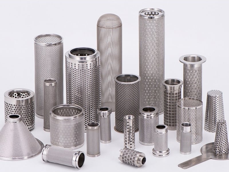 Supported stainless steel mesh filter elements for pump inlet protection