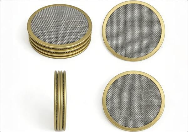 Circular mesh screens with formed metal rims