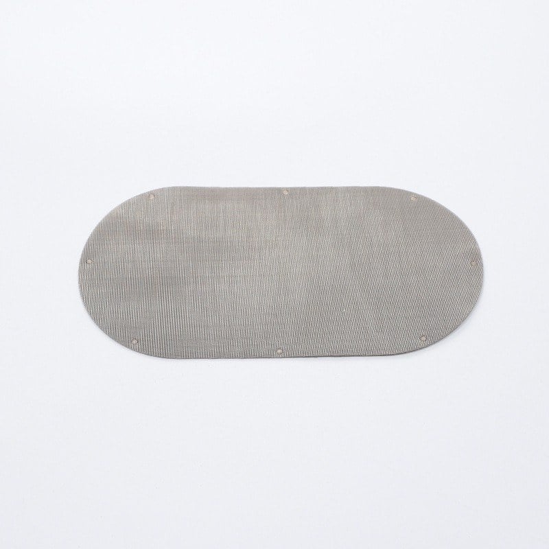 Oval mesh screen with weld points around the edge